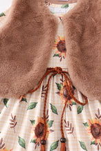 Load image into Gallery viewer, Beige sunflower vest 2pc set
