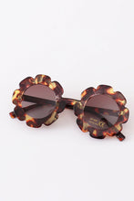 Load image into Gallery viewer, Retro Flower Sunglasses
