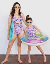 Load image into Gallery viewer, Aqua Daisy Sunglasses
