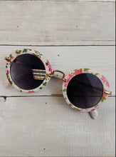 Load image into Gallery viewer, Fashion Sunglasses
