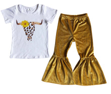 Load image into Gallery viewer, Cow Velvet Bell Set
