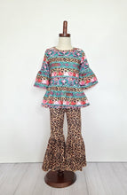 Load image into Gallery viewer, Leopard Rose Bell Set
