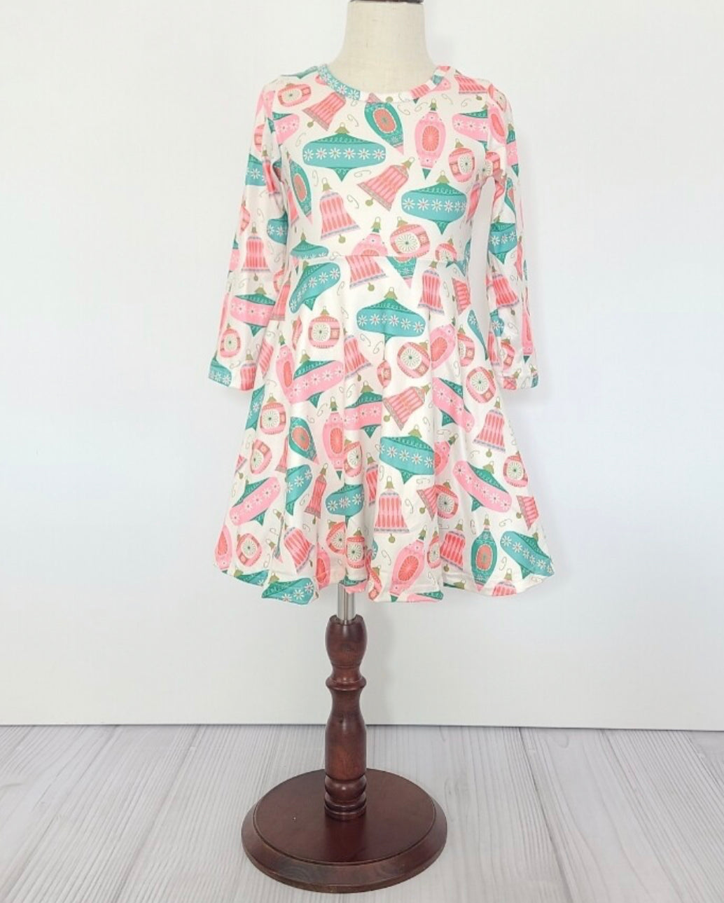 ORNAMENT RETRO DRESS
