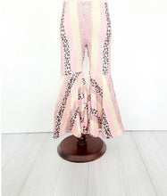 Load image into Gallery viewer, Pink Leo Bells Set
